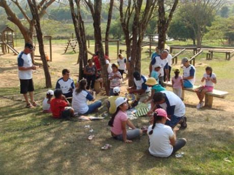 Projeto Acolher a Arjowiggins visita a Casa de Belém em Salto