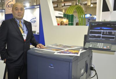 Presidente e diretor executivo da Konica Minolta Brasil visitam ExpoPrint Digital e buscam liderança em equipamentos de Produção laser color