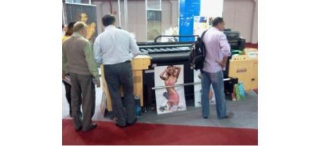 Impressora UV de grande formato NeoTitan é o destaque da Danfex na Digital Image 2011