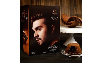 Congraf embala o Ovo Dreams Petit Gateau Luan Santana da Cacau Show