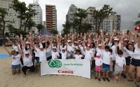 Colaboradores da Canon realizam ação de sustentabilidade no litoral paulista